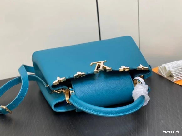 WIS MM CAPUCINES LOUIS VUITTON 0813